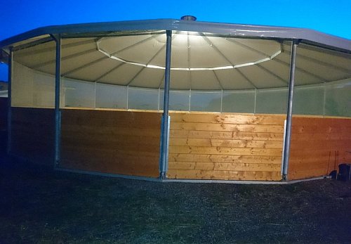 Výstavba kryté lonžovací haly