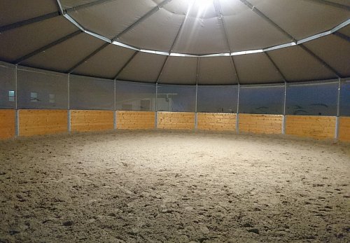 Výstavba kryté lonžovací haly