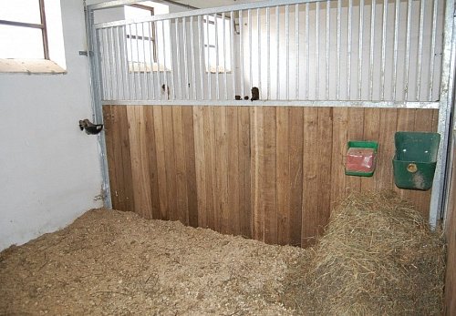 Stáj a zázemí pro klienty