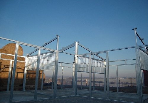 Výstavba venkovních boxů